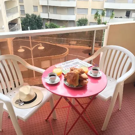 4 pers- Plein centre Bord de mer 308 *